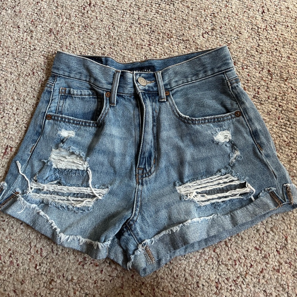 Aeropostale Ripped Denim Mom Short size 4